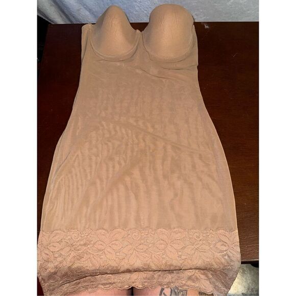 Marilyn Monroe full body shapewear size medium - Picture 4 of 5